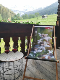 LIegestuhl am Balkon, Ferienwohnungen Hacklstoana